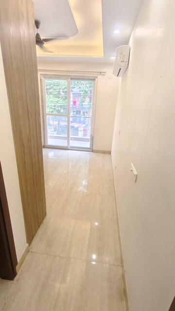 Room in 3 BHK Builder Floor at Sector 57 – for Rent