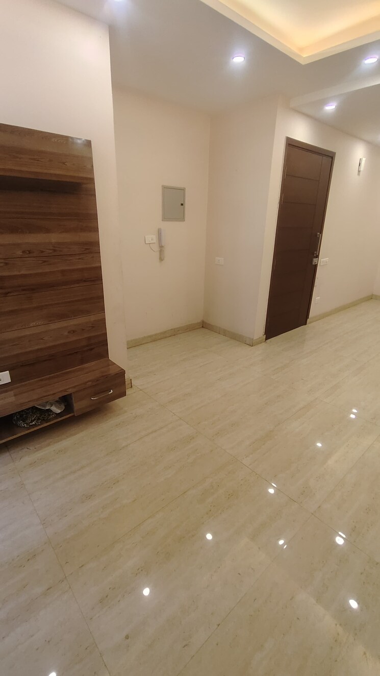 Room, sector 57 3 Bedroom 204 Sq.Yd. Builder Floor In Sector 57 Gurgaon 8935851
