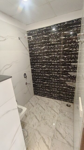 Bathroom in 3 BHK Builder Floor at Sector 57 – for Rent