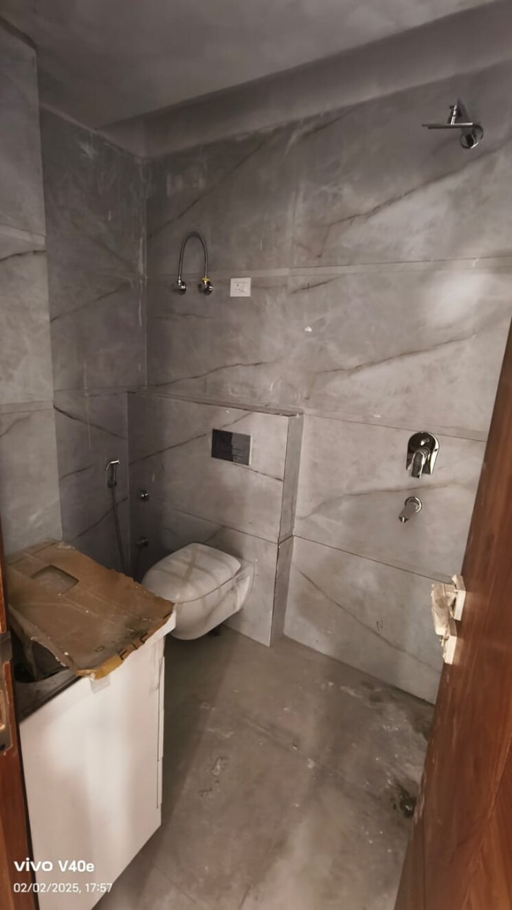 Bathroom, vasant kunj 3 Bedroom 1400 Sq.Ft. Apartment In Vasant Kunj Delhi 8935925