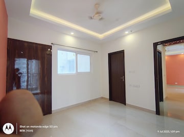 Room in 2 BHK Apartment at Ace Divino, Sector 1 Greater Noida – for Rent