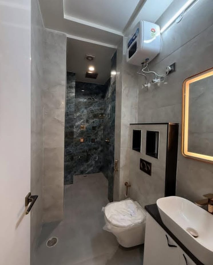 Bathroom, sector 29 3 Bedroom 3105 Sq.Ft. Builder Floor In Sector 29 Faridabad 8936021