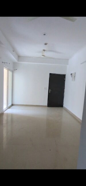 Room in 2 BHK Apartment at Amaatra Homes, Sector 10 Greater Noida – for Sale