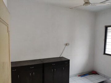 Furnished Amenities in 1 BHK Apartment at Landmark Garden, Kalyani Nagar – for Rent