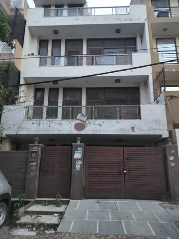  Shop For Rent in Vikas Puri