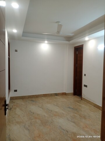 Room in 3 BHK Apartment at Vasant Kunj – for Rent