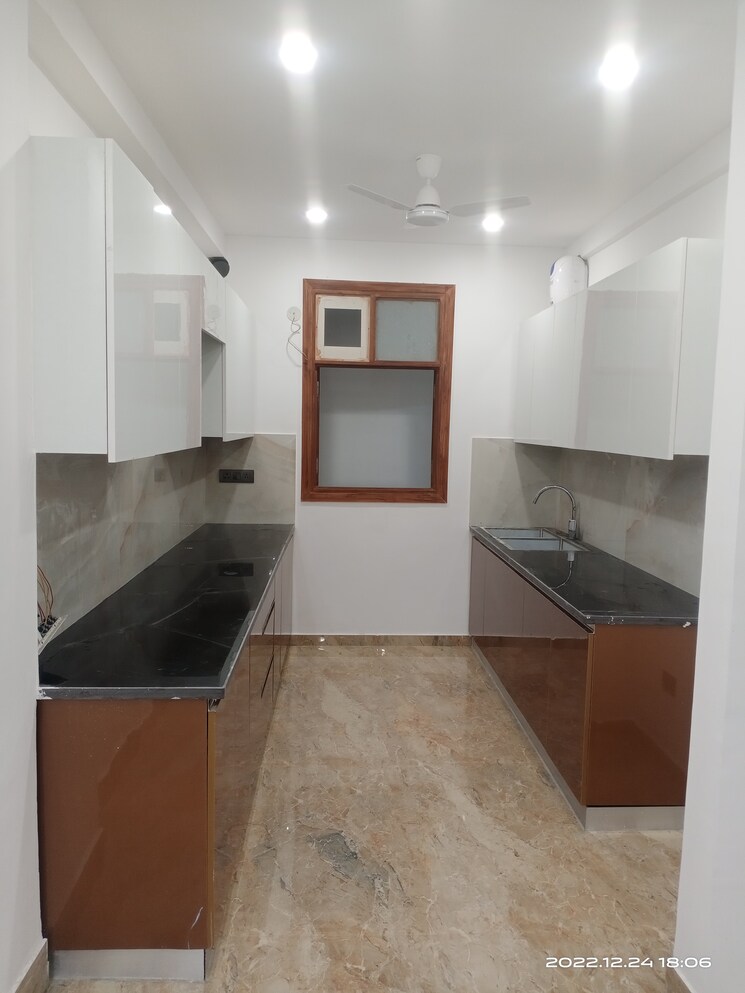 Kitchen, vasant kunj 3 Bedroom 1300 Sq.Ft. Apartment In Vasant Kunj Delhi 8936098
