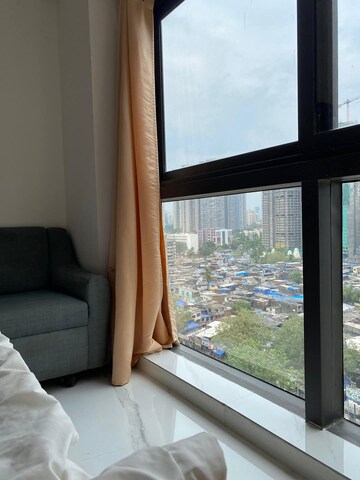 Room in 2 BHK Apartment at Level The Residences, Andheri West – for Rent