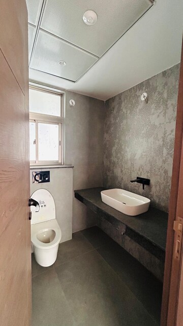 Bathroom in 2 BHK Apartment at Gomti Nagar – for Rent