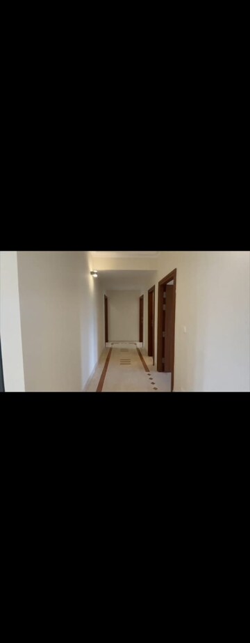 Room in 4 BHK Apartment at Hm Grandeur, Frazer Town – for Rent