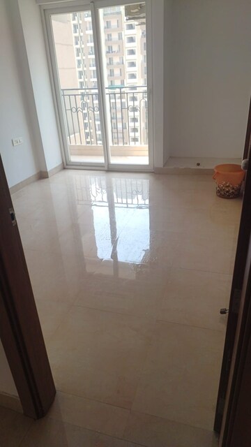Room in 3 BHK Apartment at ATS Nobility, Sector 4 Greater Noida – for Rent