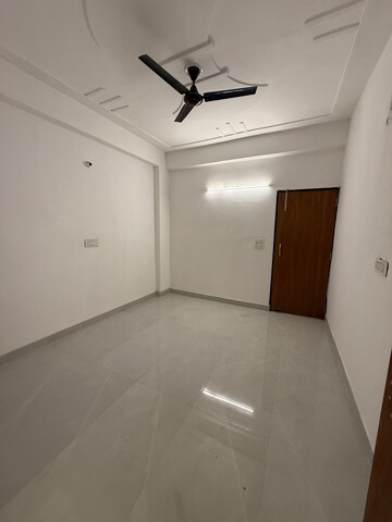 Room in 2 BHK Builder Floor at Rajpur – for Rent