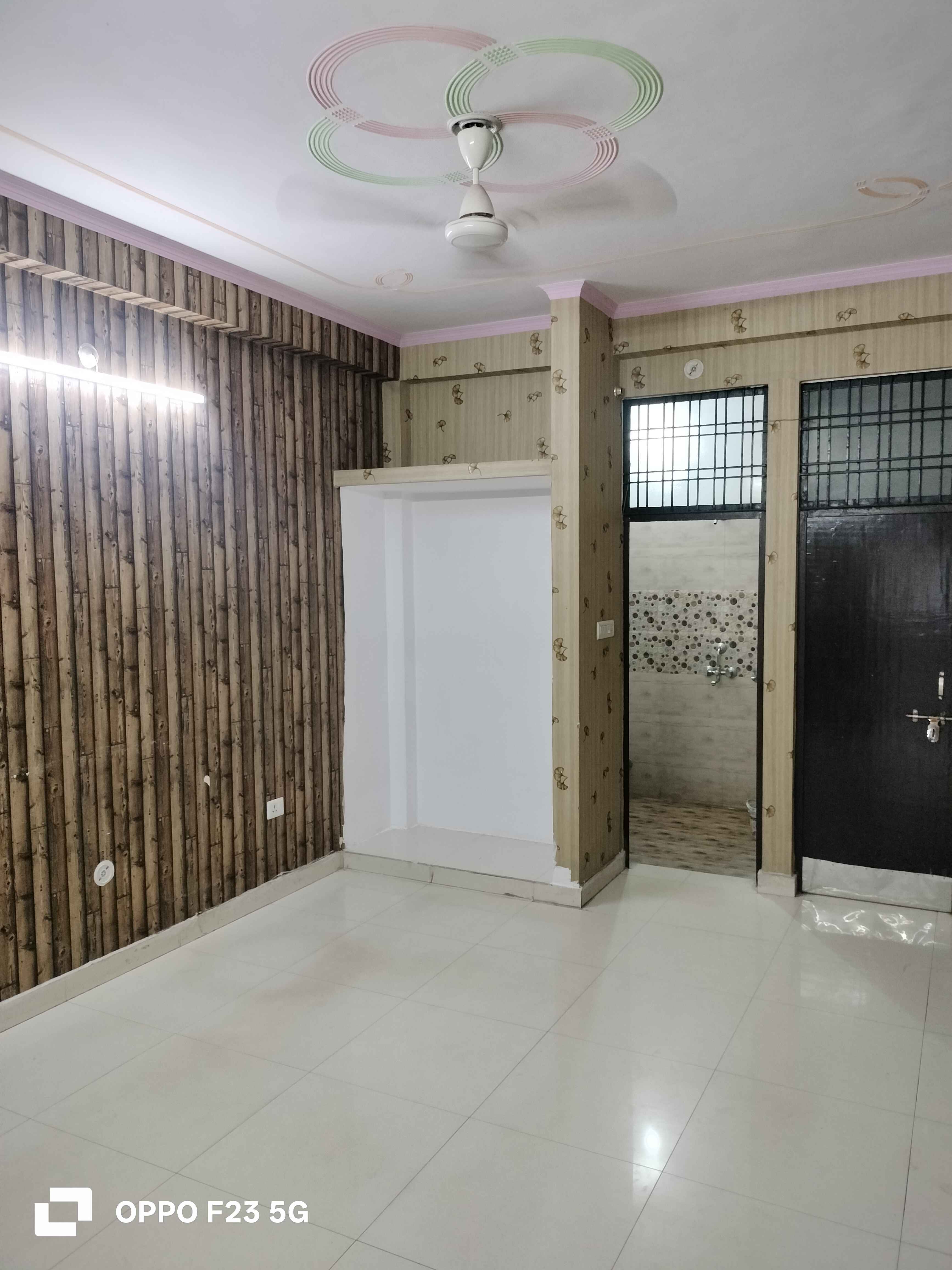 Office Space For Rent in Builder Floor 