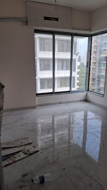 Bedroom in 2 BHK Apartment at Shubham Trident, Chembur – for Rent