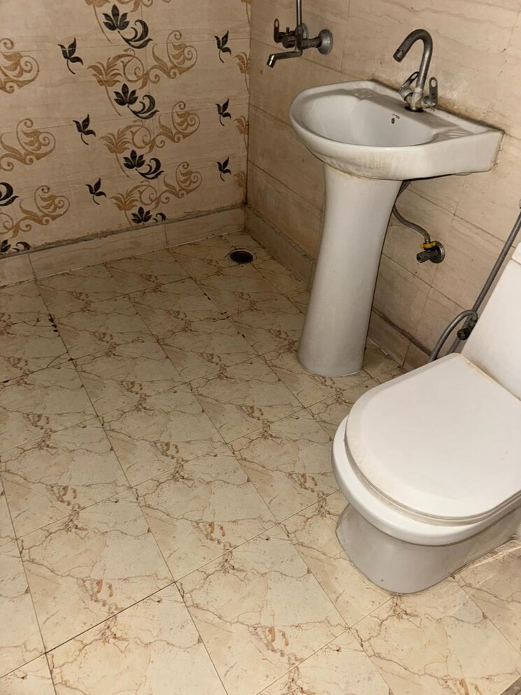 Bathroom, eureka-diya-green-city 2 Bedroom 968 Sq.Ft. Apartment In Raj Nagar Extension Ghaziabad 8936217