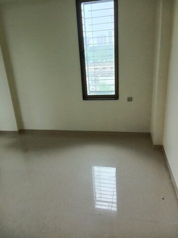 Room in 2 BHK Apartment at Gold Crest Apartment Chembur, Chembur – for Rent
