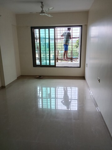 Room in 2 BHK Apartment at Gold Crest Apartment Chembur, Chembur – for Rent