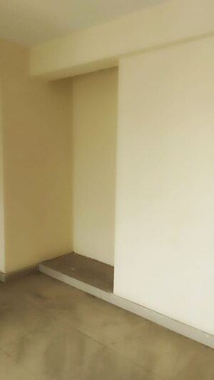 Room in 2 BHK Apartment at Panchsheel Greens II, Sector 16 Greater Noida – for Sale