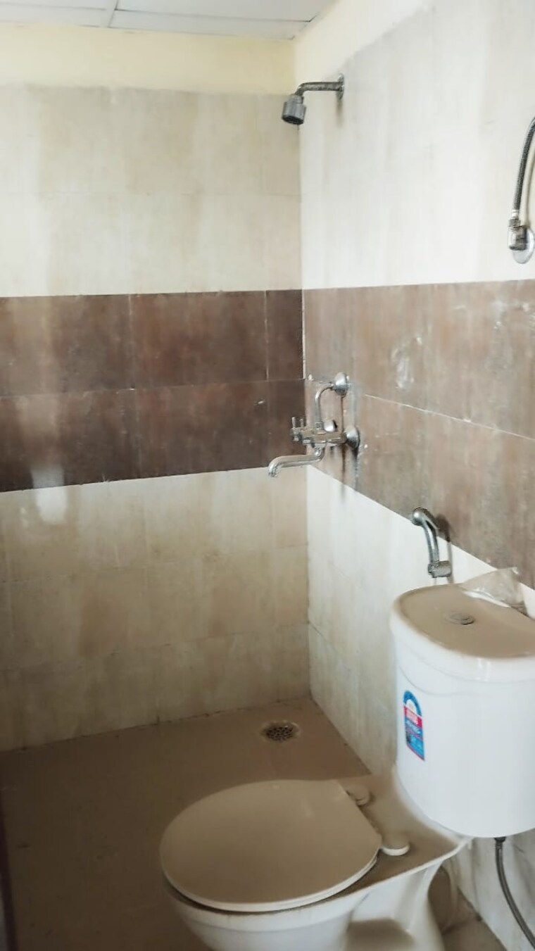 Bathroom, panchsheel-greens-ii 2 Bedroom 839 Sq.Ft. Apartment In Sector 16 Greater Noida Greater Noida 8936222