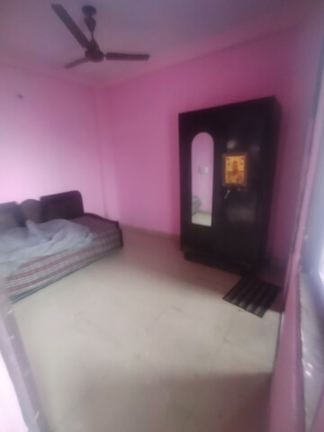 Room in 2 BHK Builder Floor at Vaishali Sector 3 – for Rent