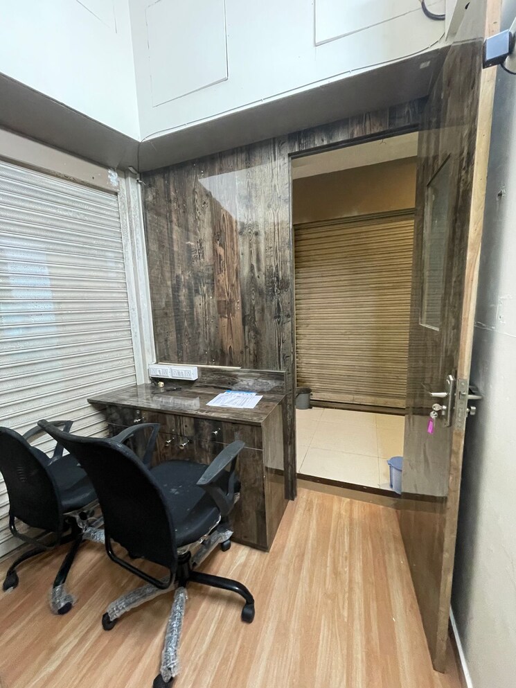 Team Area, rustomjee-eaze-zone-mall Commercial Office Space 140 Sq.Ft. In Malad West Mumbai 8936272