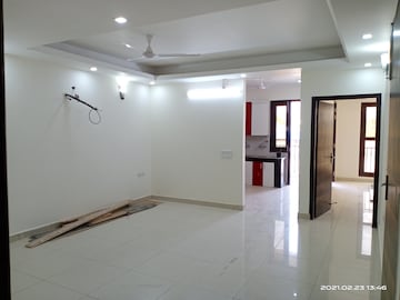 Room in 3 BHK Builder Floor at Vasant Kunj – for Rent