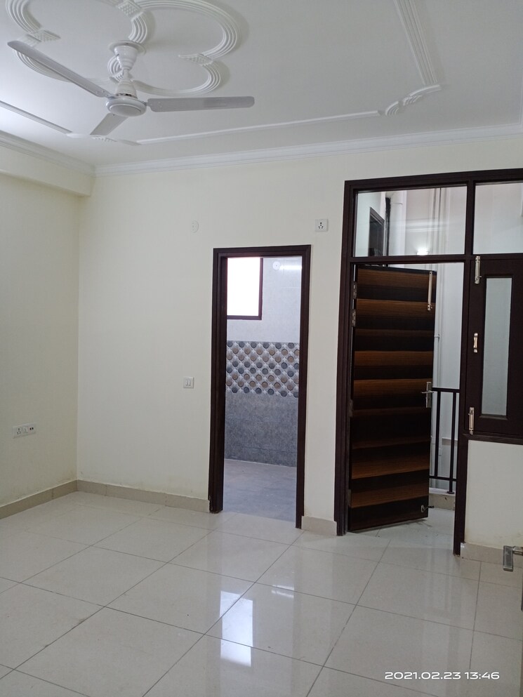 Room, vasant kunj 3 Bedroom 1300 Sq.Ft. Builder Floor In Vasant Kunj Delhi 8936311