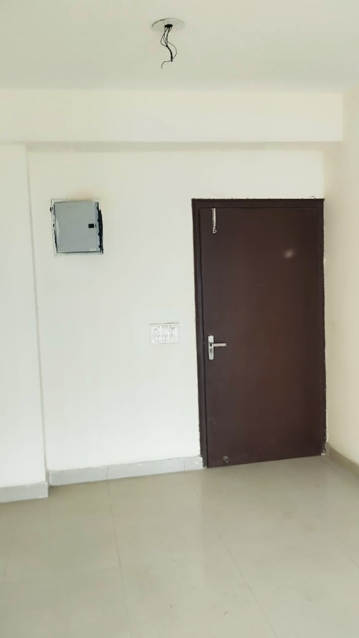 2 BHK + Extra Room Apartment For Sale in Panchsheel Greens II