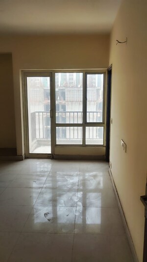 Room in 2 BHK Apartment at Panchsheel Greens II, Sector 16 Greater Noida – for Sale