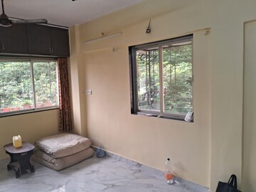 Room in 1.5 BHK Apartment at Starwing Apurva Residencies, Andheri East – for Rent
