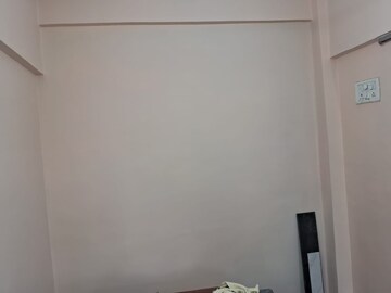 Room in 1.5 BHK Apartment at Starwing Apurva Residencies, Andheri East – for Rent