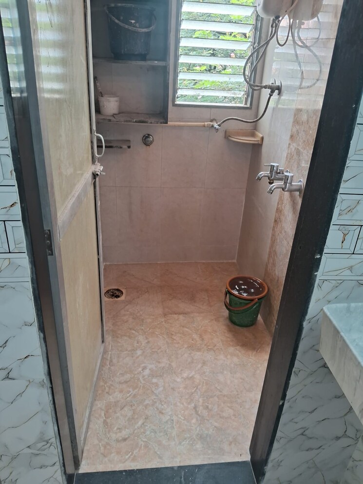 Bathroom, starwing-apurva-residencies 1.5 Bedroom 600 Sq.Ft. Apartment In Andheri East Mumbai 8936243