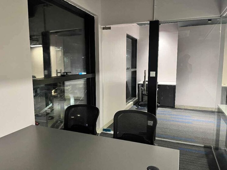 Gym, scheme 140 Commercial Office Space 4000 Sq.Ft. In Scheme 140 Indore 8935921