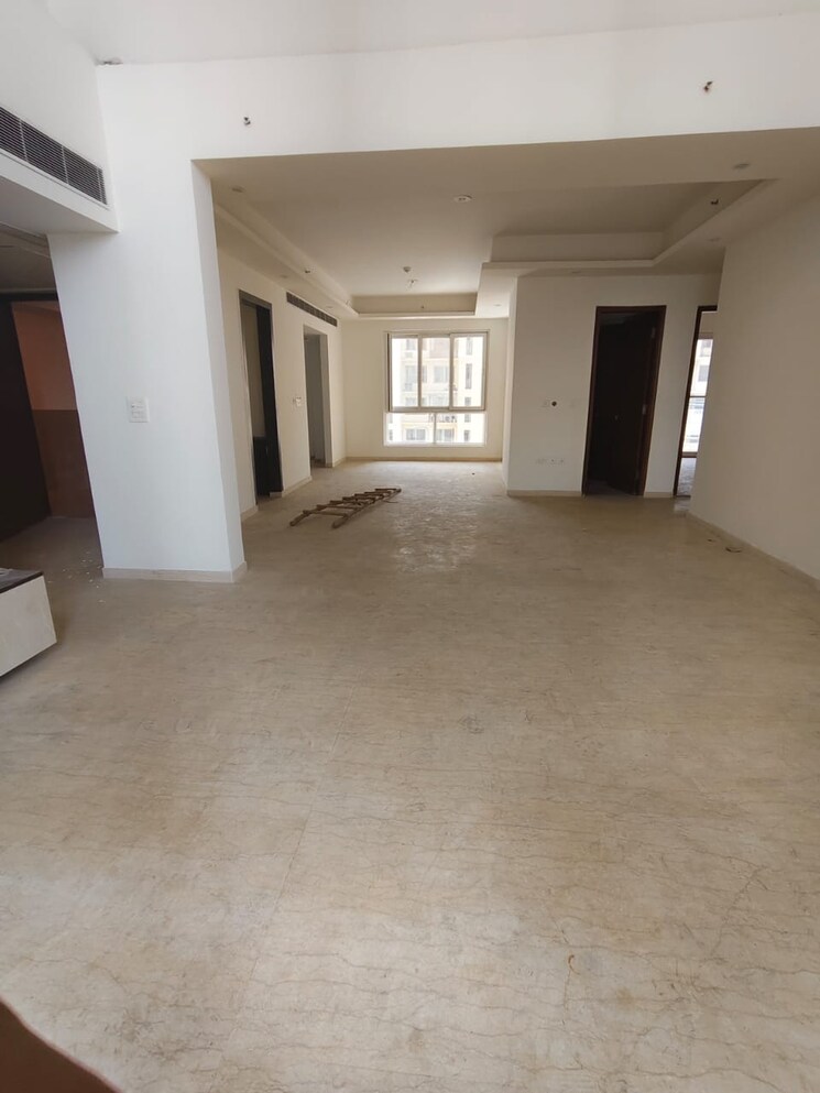 Room, mahagun-mezzaria 3 Bedroom 2500 Sq.Ft. Apartment In Sector 78 Noida 8936377