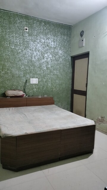 Bedroom in 3 BHK Apartment at Jivraj Park – for Rent