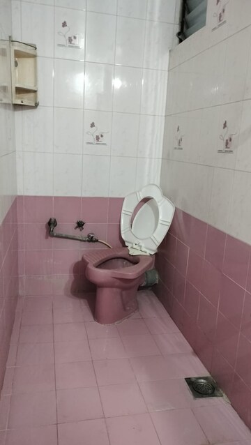 Bathroom in 3 BHK Apartment at Jivraj Park – for Rent