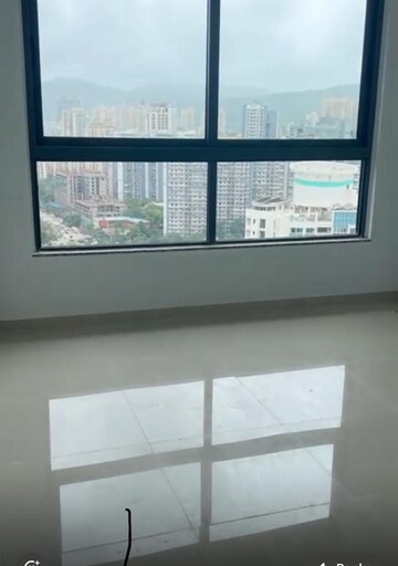 Room in 2 BHK Apartment at Kalpataru Immensa C, Kolshet Road – for Rent