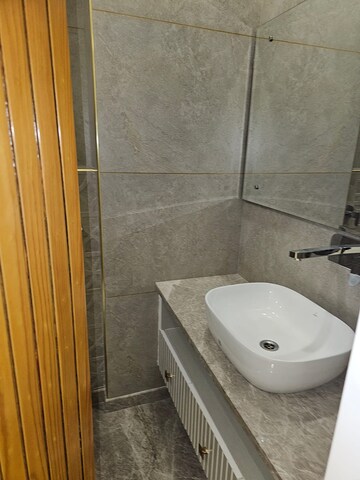 Bathroom in 2 BHK Builder Floor at Sector 46 – for Rent
