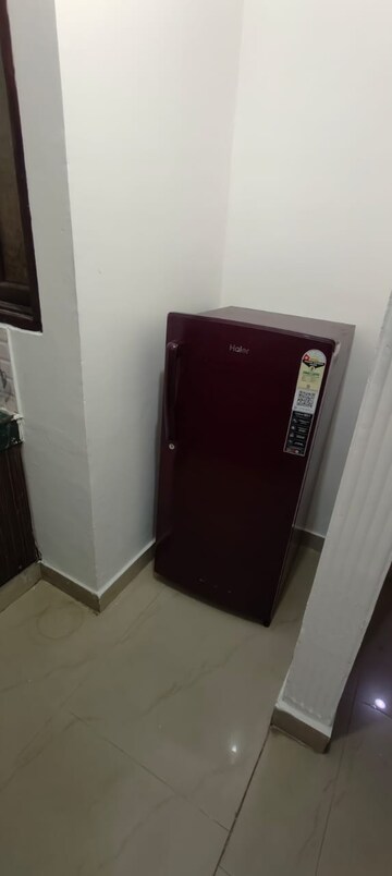 Furnished Amenities in 1 RK Apartment at Maidan Garhi – for Rent