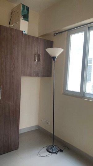 Room in 2.5 BHK Apartment at Gulshan Botnia, Sector 144 – for Sale