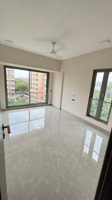 Room in 2 BHK Apartment at Santacruz West – for Rent