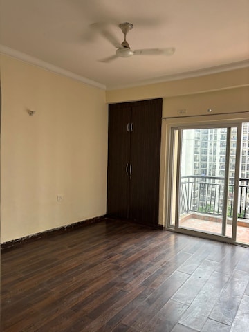Room in 3 BHK Apartment at Ajnara Daffodil, Sector 137 – for Sale