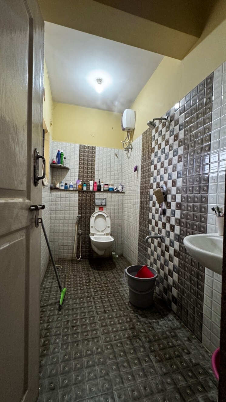 Bathroom, okalipuram 3 Bedroom 1400 Sq.Ft. Apartment In Okalipuram Bangalore 8936094