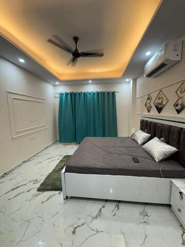 Bedroom in 1 BHK Builder Floor at Sector 42 – for Rent