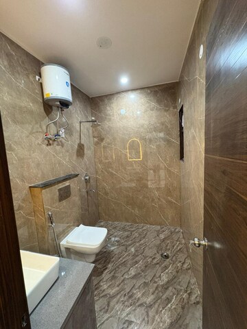 Bathroom in 1 BHK Builder Floor at Sector 42 – for Rent
