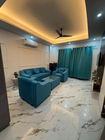 Team Area in 1 BHK Builder Floor at Sector 42 – for Rent