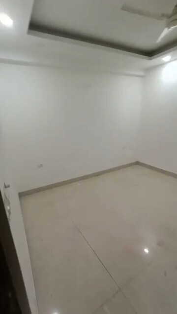 Room in 2 BHK Builder Floor at Kishangarh – for Rent