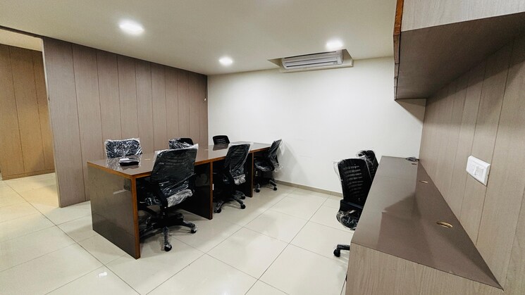 Team Area, shilp-epitome Commercial Office Space 1306 Sq.Ft. In Bodakdev Ahmedabad 8936501