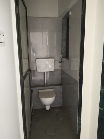 Bathroom in 1 BHK Apartment at Vile Parle East – for Rent