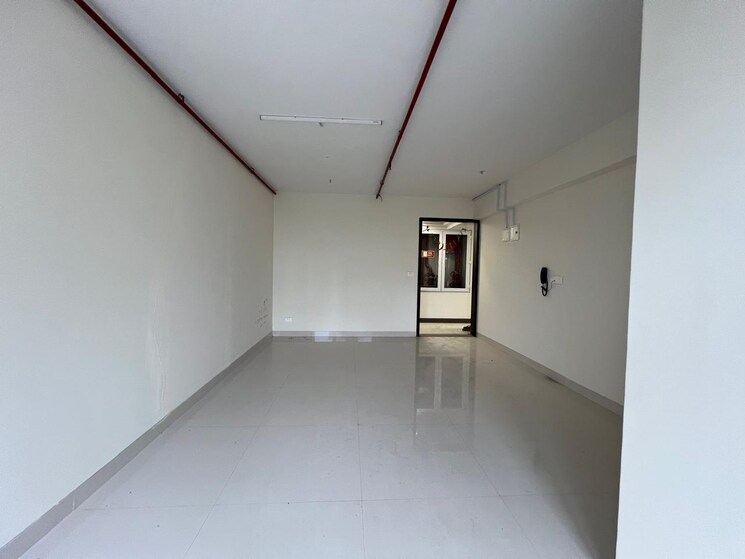 Room, one-world Commercial Office Space 400 Sq.Ft. In Malad West Mumbai 8936495